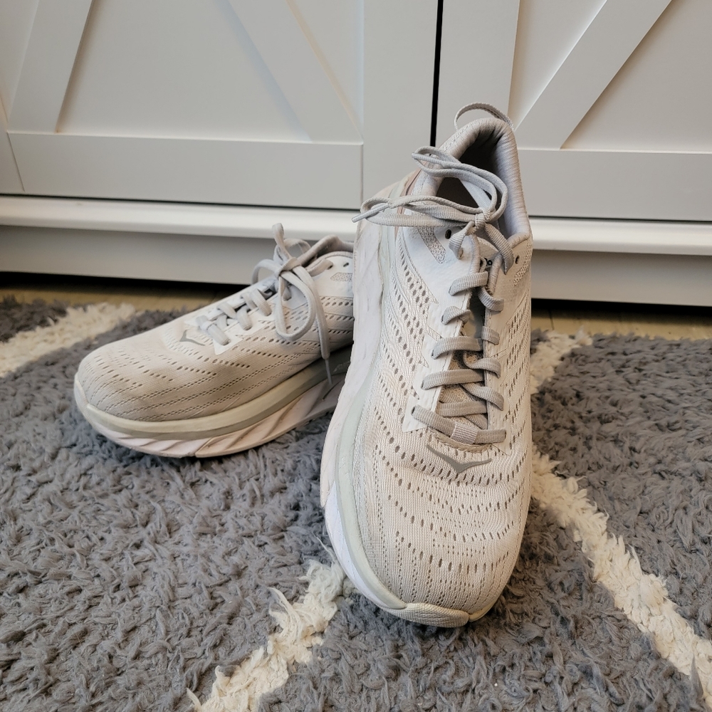 HOKA's one one